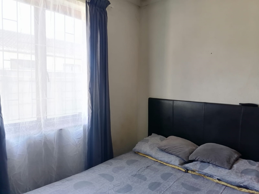 2 Bedroom Property for Sale in Grassy Park Western Cape